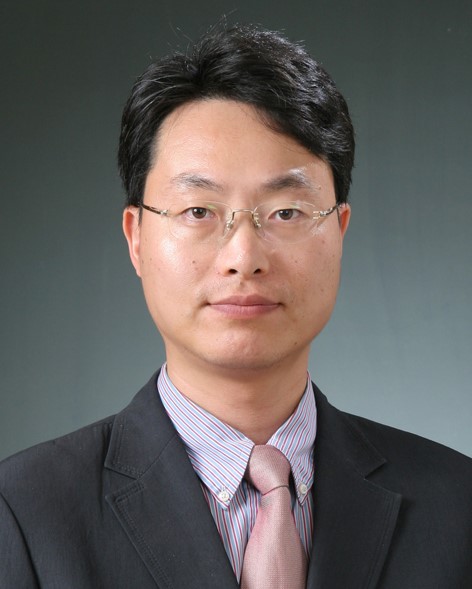 Hyungpil Moon portrait